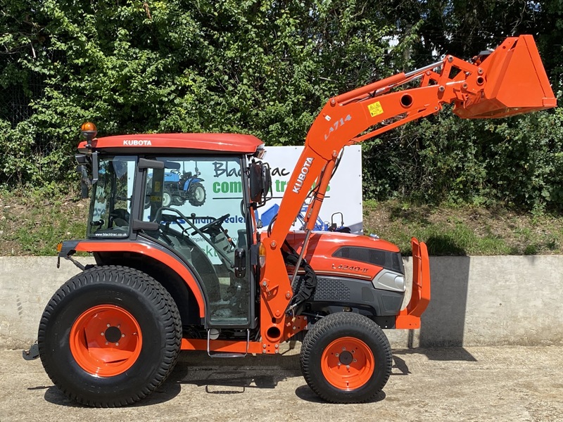 Kubota L4220 II Compact Tractor with Loader & Bucket Blacktrac