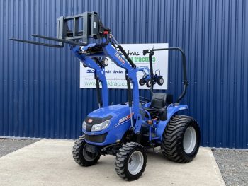 Iseki TLE3400 HST Compact Tractor with Loader, 4:1 Bucket & Pallet Tines