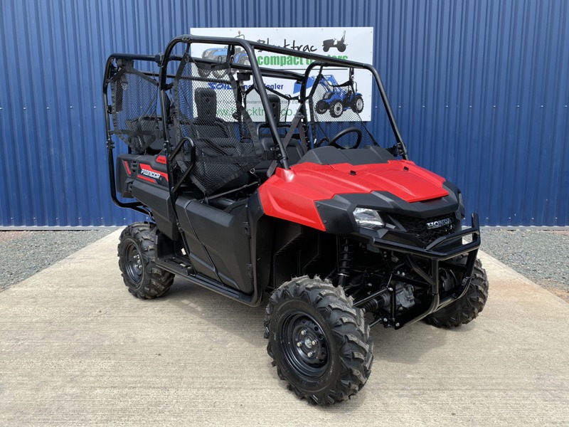 Compact Tractors & Small Tractors Mini Diggers Blacktrac