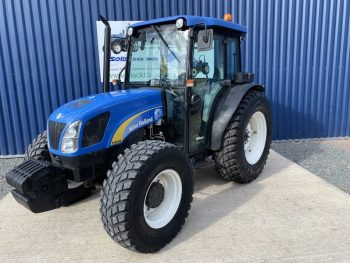 Front view of New Holland T4030 Tractor