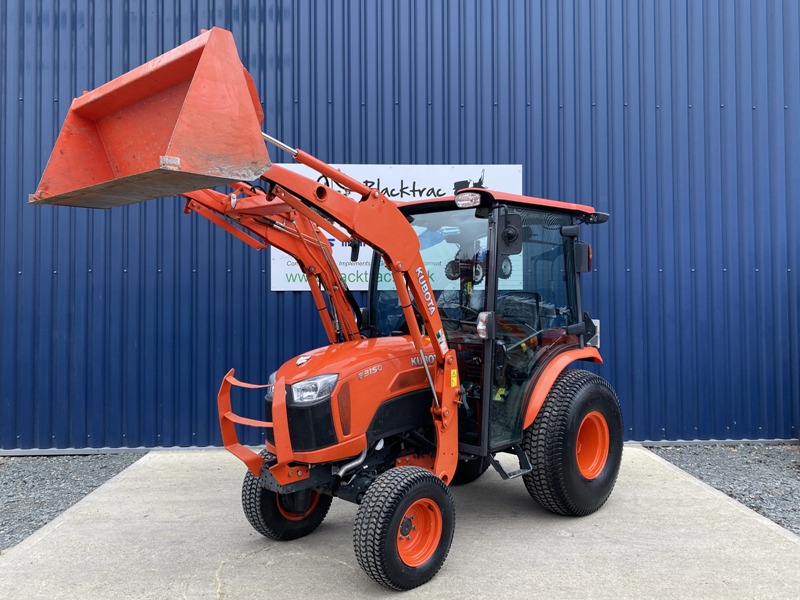 Front view of Kubota B3150 HST Compact Tractor with Loader & Bucket
