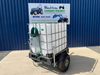 Rear view of New Maple 1000 Litre Water Bowser trailer showing hose