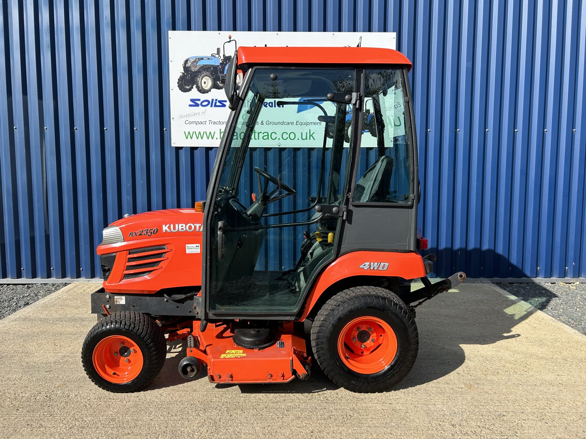 Kubota Compact Tractors - Blacktrac Compact Tractors