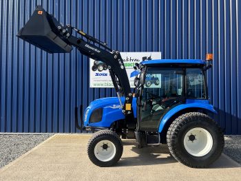 New Holland Boomer 55 4WD Compact Tractor with Cab, Front Loader & Bucket