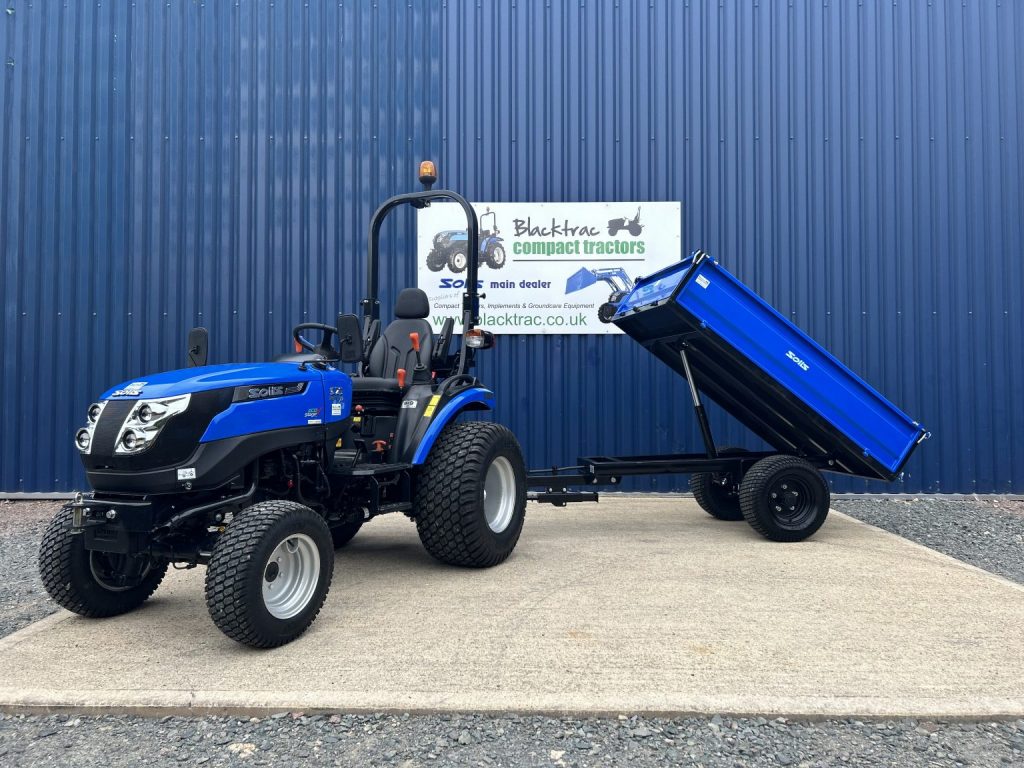Solis 26 Shuttle tipping trailer