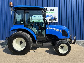New Holland Boomer 50 4WD Compact Tractor with Turf & Agricultural Wheels